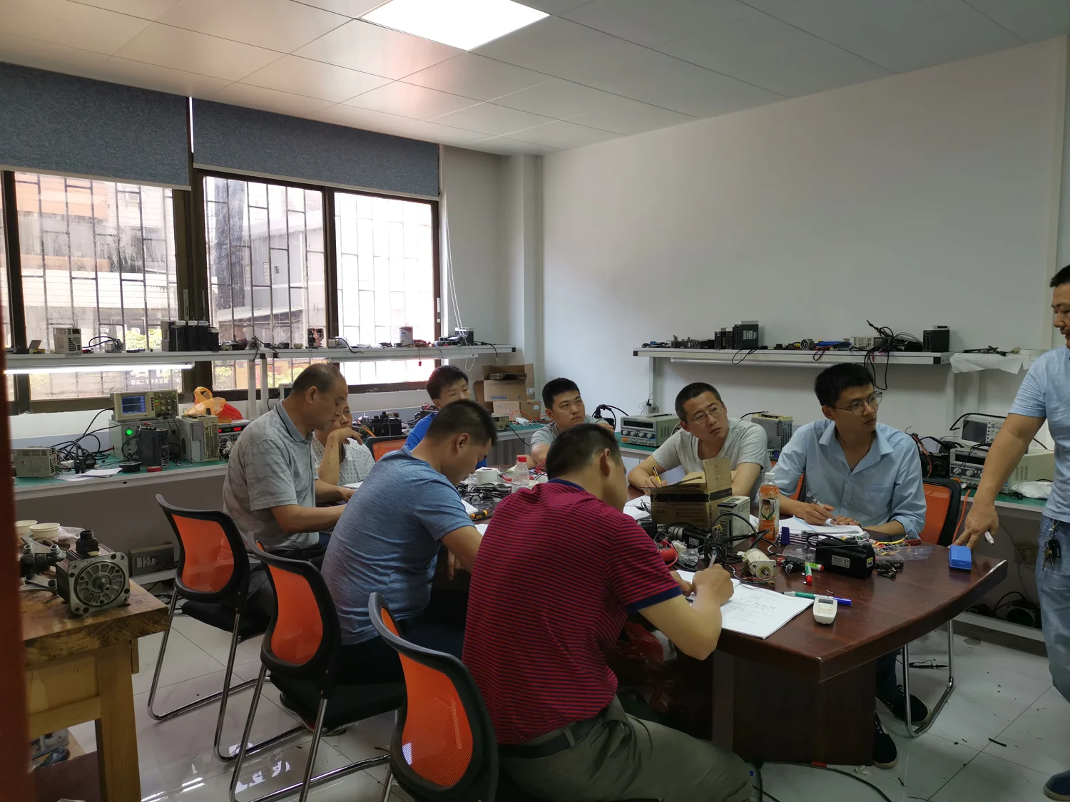 理(lǐ)論課上課中(zhōng)